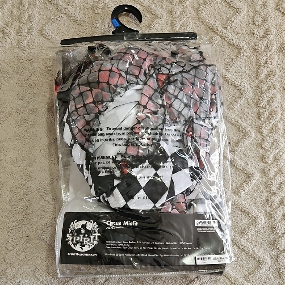Spirit Circus Misfit Costume - Red, Black, and White Size Xlarge BWIB - Picture 4 of 4